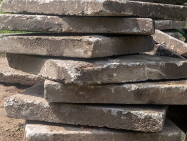 yakın çekim. sokakta katlanmış beton döşeme