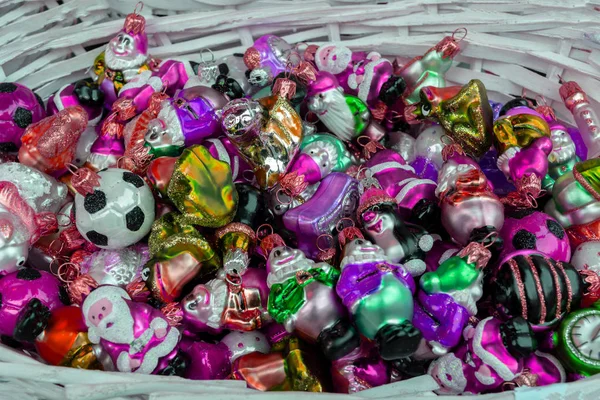 Cesta Con Coloridos Juguetes Navidad — Foto de Stock