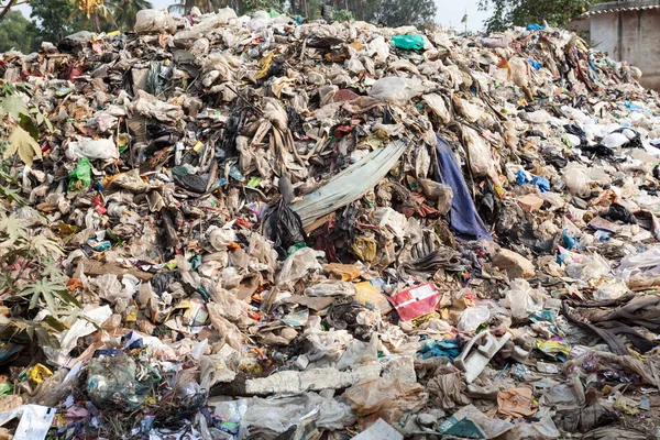 Büyük çöp dökümü oturma alanı, karayoluyla