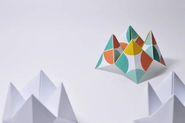 Origami Papír Obrázek Bílé Pozadí Ideální Pro Vaše Projekty Vzdělávání — Stock fotografie