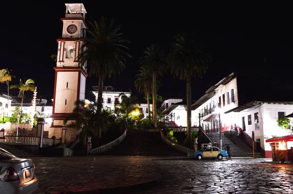 Centrale plein en klokkentoren van Cuetzalan Puebla — Stockfoto