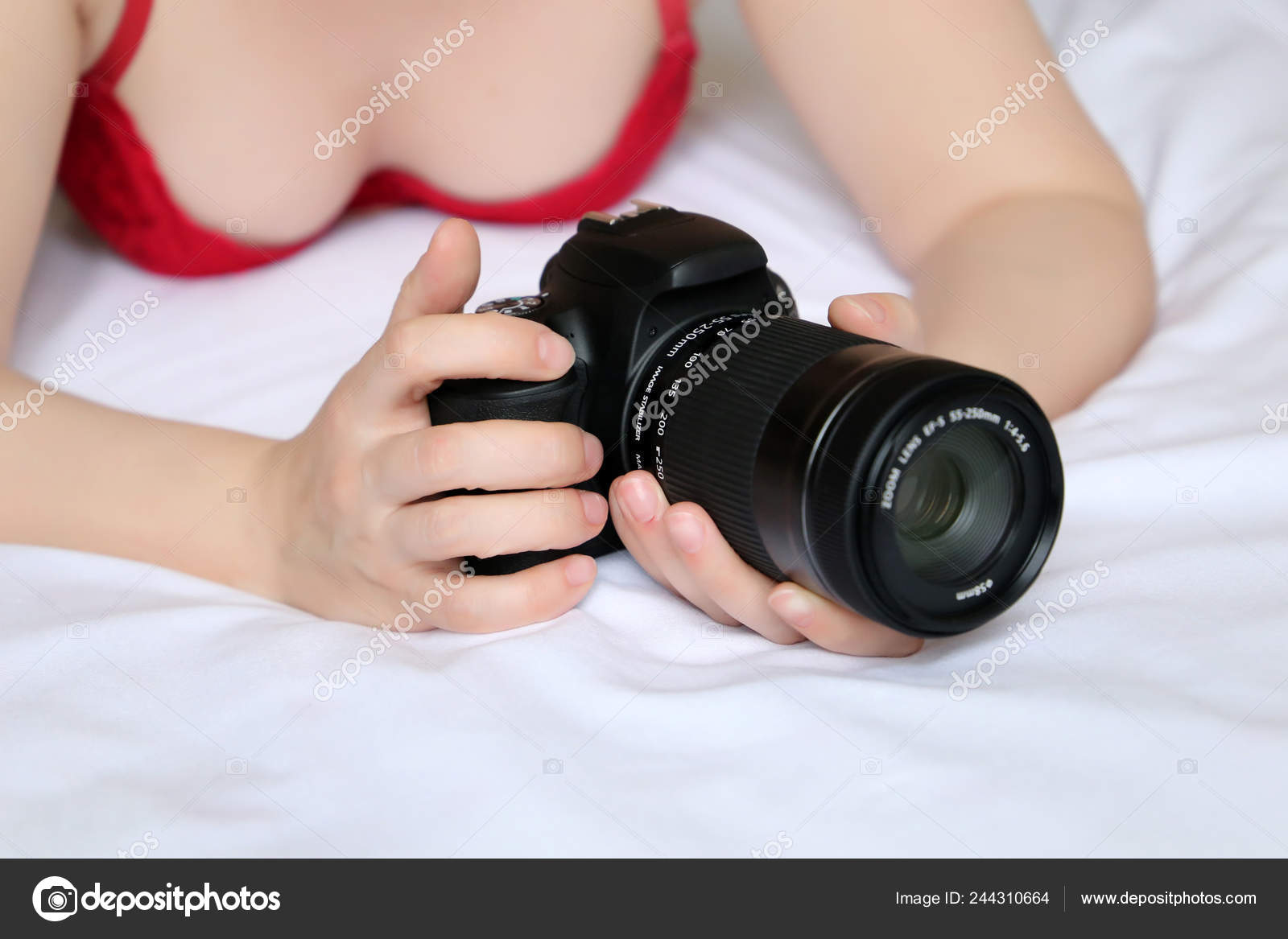 Sexy Woman Red Bra Lying Dlsr Camera Bed Concept Photography Stock Photo by  ©olegpmr 244310664