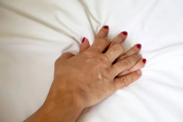 Par Som Har Sex Manliga Och Kvinnliga Händer Med Röda — Stockfoto