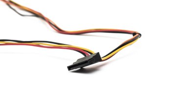 Beyaz arka plan, electroic, güç kaynağı için bilgisayar kabloları izole