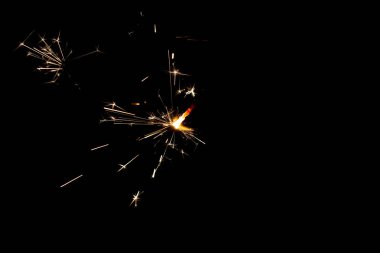 Sarı siyah bir arka plan kopya alanı maytap kırıntısı