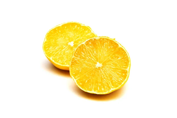 Duas Metades Limão Amarelo Isolar Fundo Branco — Fotografia de Stock