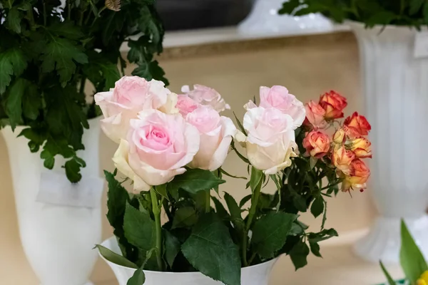 Bouquet de roses en gros plan avec espace de copie — Photo