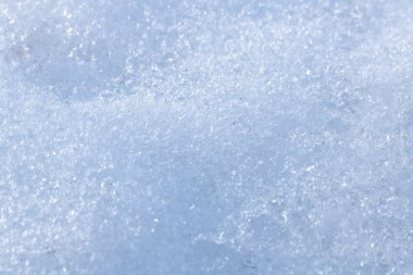 Arka plan detaylı kar taneleri ile kar. Makro fotoğraf kar