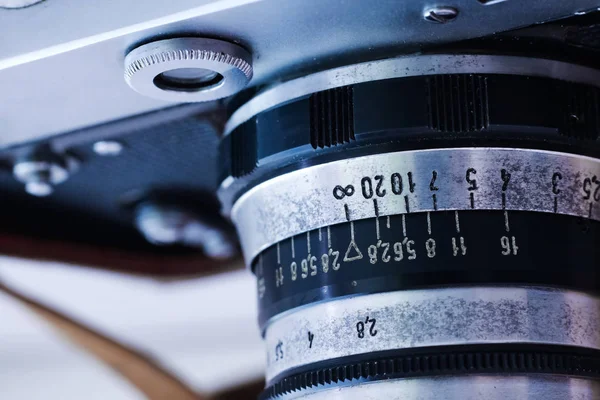 Parte da lente antiga e da câmera de perto — Fotografia de Stock