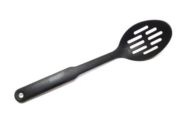 Mutfak siyah plastik kevgir, beyaz arka plan üzerinde izole