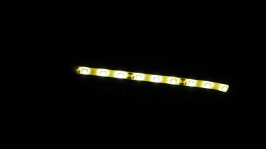 Karanlıkta Led Strip 'te küçük ampuller