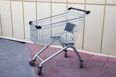 Bakkaliye için boş alışveriş arabası kapat.