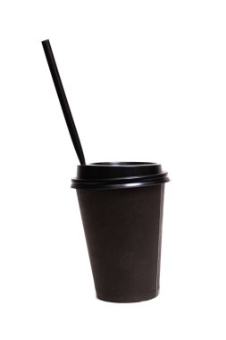 Beyaz arka planda izole edilmiş siyah bir fincan kahve.