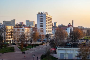 BELARUS, VITEBSK - 21 Ekim 2019: Sonbahar Şehri Görünümü