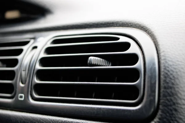 Κλιματιστικό Γκριλ Στο Αυτοκίνητο Από Κοντά — Φωτογραφία Αρχείου