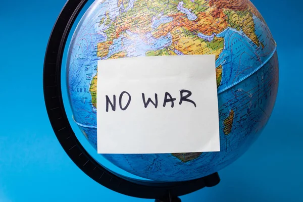 전쟁없는 글귀가 있는 세계와 스티커 — 스톡 사진