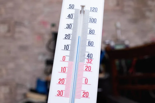 Ruang Termometer Merkuri Atas Meja Menutup — Stok Foto