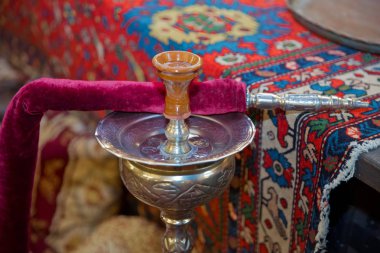 Nargile sıcak, şık oryantal shisha nargile kase kömürler. Shisha kavramı