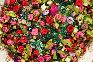 Yapay çok renkli çiçek. Çok renkli yapay çiçekler çok güzel arka plan. çiçek dekorasyonu.