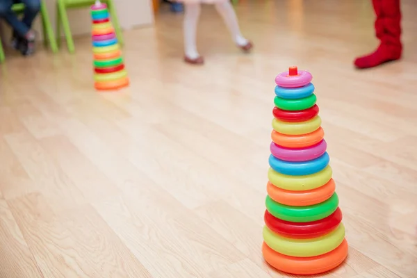 Zabawki Edukacyjne Dla Małych Dzieci Chwytania Pierścienie Żółty Zabawki Dla — Zdjęcie stockowe