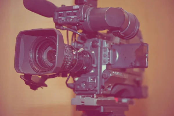 Videokameralinse Aufnahmeshow Fernsehstudio Fokus Auf Die Kameraöffnung Professionelle Digitale Videokamera — Stockfoto