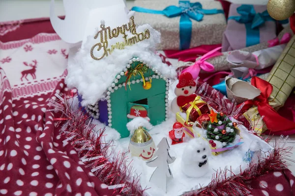 Casa Natal Contexto Montanhas Inverno Estilo Liso Casa Natal Nas — Fotografia de Stock