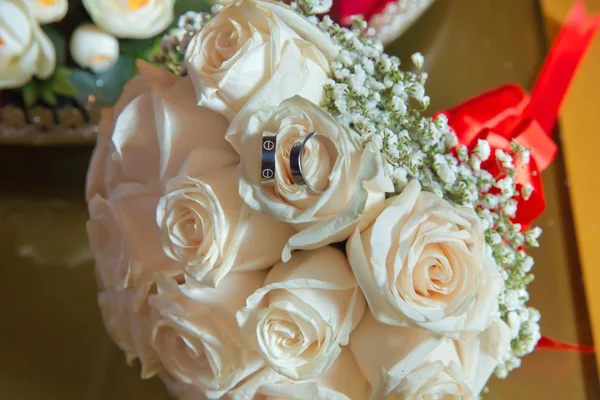 Girl Boy Put Hands White Roses White Engagement Blossom Girl — Stock Photo, Image