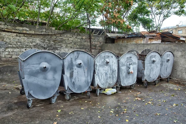 Row Gray Iron Garbage Cans Street Grey Garbage Containers City — Stock Photo, Image