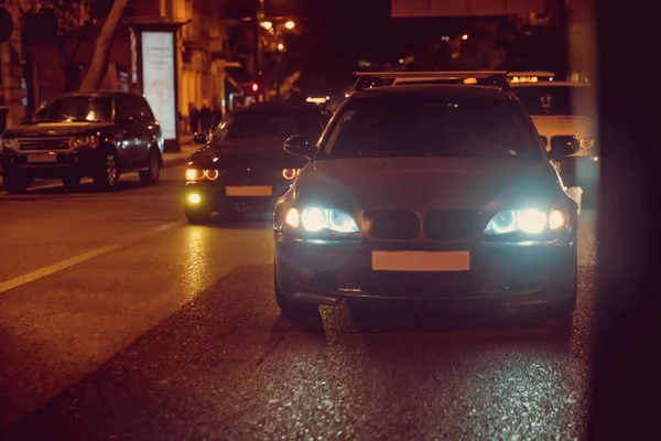 Vista Noturna Dos Carros Noite Com Luz Elétrica Amarela Vermelha — Fotografia de Stock