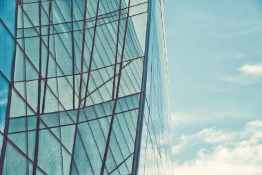 Modern Cam duvar güzel yansıması. Bina cam