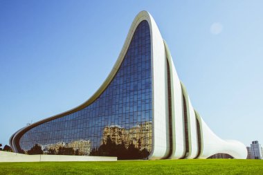 Zaha Hadid'in mimarının kozmik mimarisi. Bakü'nün yeni sembolü haline gelen modern kültür merkezi