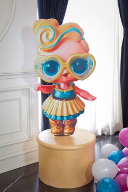 Bebek Tişörtü için Lol Bebek Tasarımı. Kız bebekler gibi ev yapımı zencefilli çörekler. Glitter serisinden sürpriz bebekler. Lol Heart gözlük takıyor. Kızlar için Lol doğum günü .