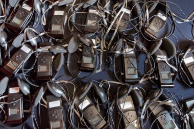 Kablosuz multy dil kulaklık .headphones simultane çeviri ürünleri simultane çeviri ürünleri için kullanılan ayarla