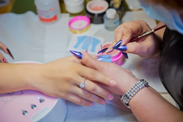 Manicure Hands Salon Woman Nail Salon Receiving Manicure Beautician Manicure — Stock Photo, Image