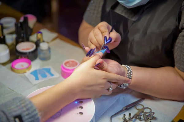 Salon Des Mains Manucure Femme Dans Salon Manucure Recevant Une — Photo