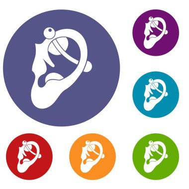 Simgeler piercing ile insan kulağının ayarla