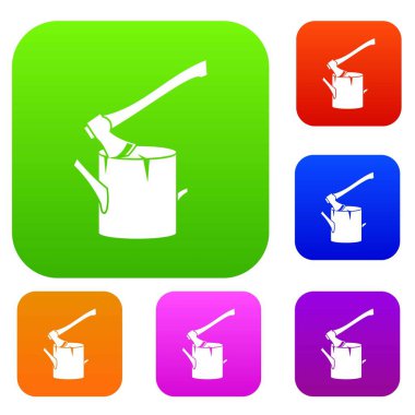 Bir ağaç güdük set koleksiyonunda sıkışmış balta