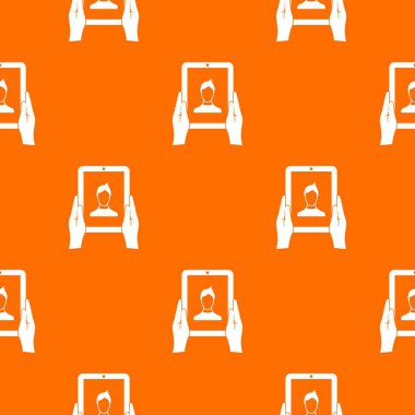 Bir tablet ile fotoğraf model sorunsuz holding eller