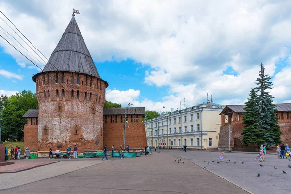 Smolensk Rússia Junho 2018 Oktyabrskaya Street Torre Trovão Muralha Fortaleza — Fotografia de Stock
