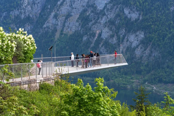 Hallstatt, Avusturya - 2 Mayıs 2018: Hallstatt gökyüzünde. Dünya Mirası görüşü Hallstatt Avusturya