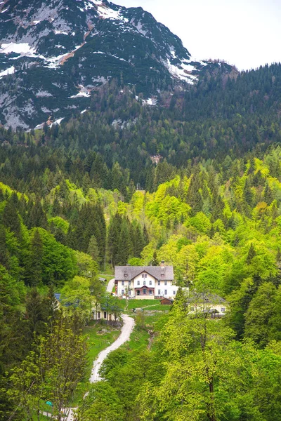 Αλάτιδική Μου Χάλστατ Στην Αυστρία Είναι Περιτριγυρισμένο Από Βουνά Και — Φωτογραφία Αρχείου