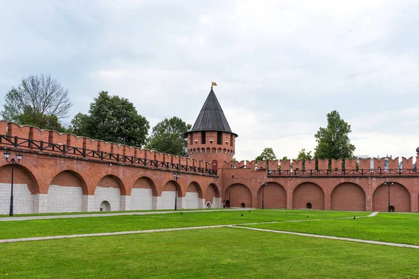 Nikitskaya Tower - Tula Kremlin kulelerden birini. Tula, Rusya Federasyonu. Yaz aylarında panoramik görünüm