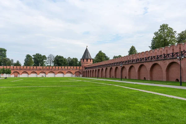 Nikitskaya Tower - Tula Kremlin kulelerden birini. Tula, Rusya Federasyonu. Yaz aylarında panoramik görünüm