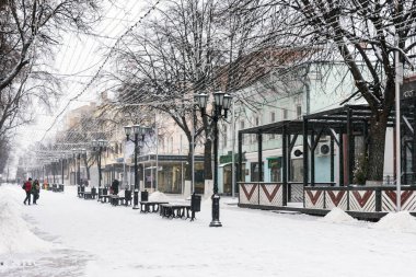Ryazan, Rusya - 20 Ocak 2018: Yaya Pochtovaya sokakta yeni yıl ve Noel dekorasyon.