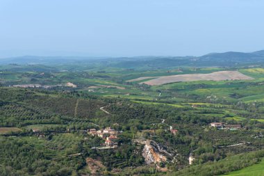 Bagno Vignoni Tentennano kale, Siena eyaletinin, Toskana, İtalya dan muhteşem havadan görünümü