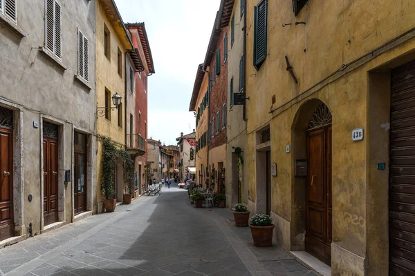 クイリコ ドルチャ イタリア 2018 クイリコ ドルチャのストリート ビュー イタリアの典型的な小さな町 トスカーナ イタリアの小さな田舎町で典型的なイタリアの街並み — ストック写真