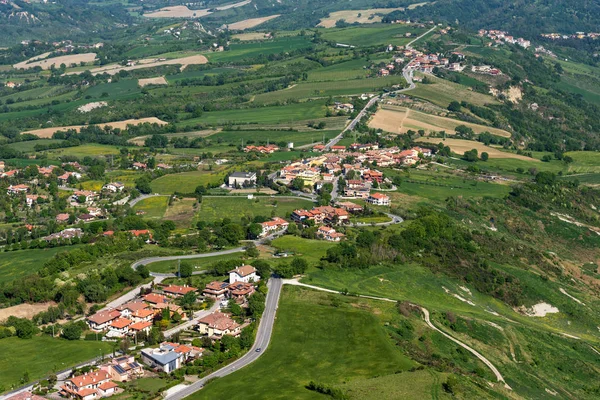 Letní Panorama San Marinu Úžasný Výhled Moderní Obytné Oblasti — Stock fotografie