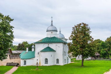 Izborsk kalesindeki Aziz Niklas antik ortodoks kilisesi. Izborsk, Pskov bölgesi, Rusya
