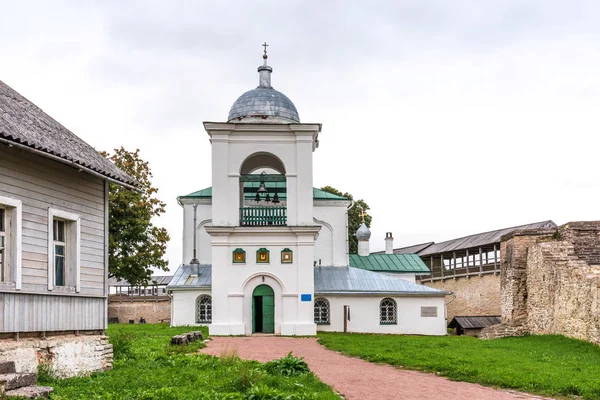 Ancient orthodox church of St. Nicholas in the Izborsk fortress. Izborsk, Pskov region, Russia — Stock Photo, Image