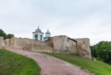 Izborsk Kalesi. Rusya'nın en eski taş kale kalıntıları. Izborsk, Pskov region, Rusya Federasyonu